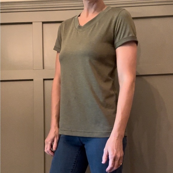 The North Face Flash Dry V-Neck Hiking Outdoor Activewear Top Shirt Green Small - Picture 3 of 5